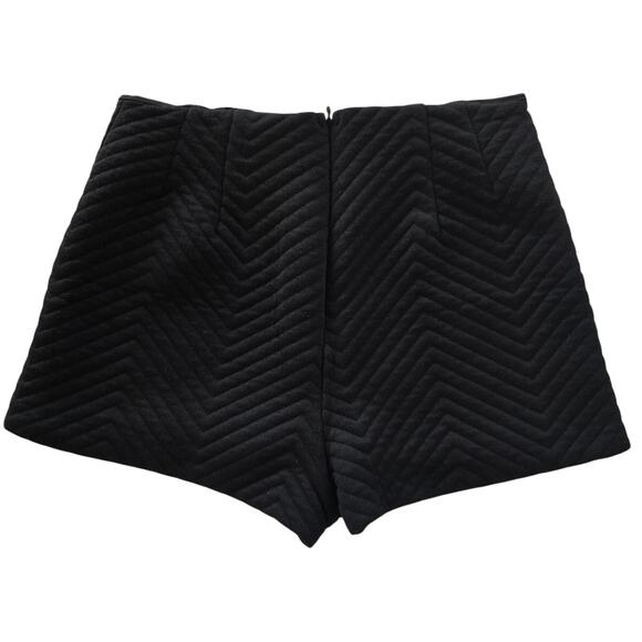 Urban Outfitters Quilted High-Waisted Black Shorts Size 0 Y2K Minimalist - Picture 2 of 4